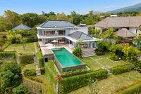 Building Villa IzaJay - The Story